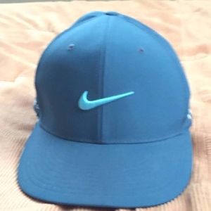 NIKE Pro True Flat Bill Golf Hat